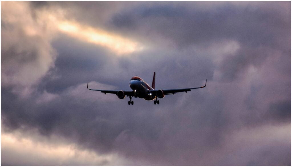 Avião (Reprodução/FreePik)