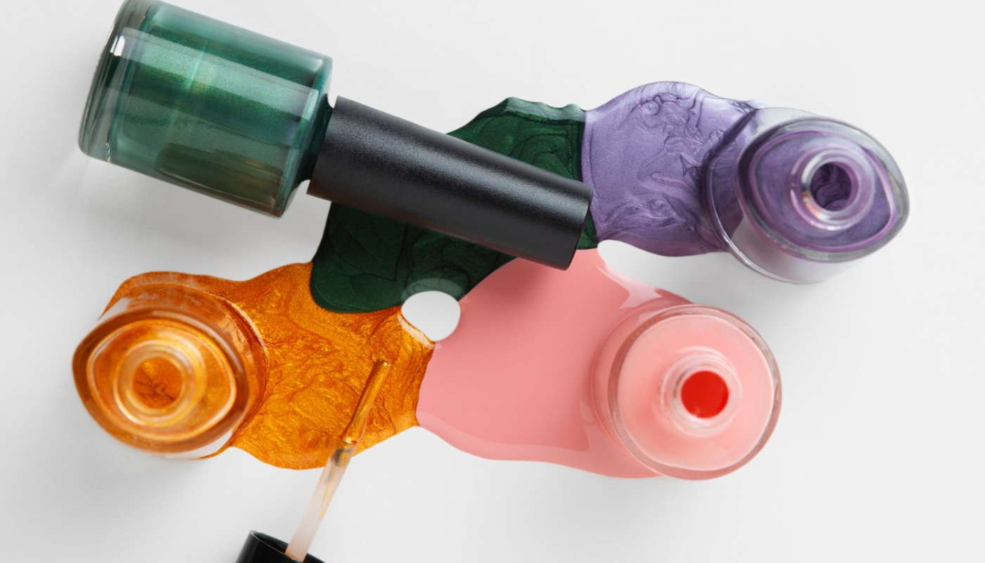 Descartar esmalte. (Crédito: freepik/freepik)