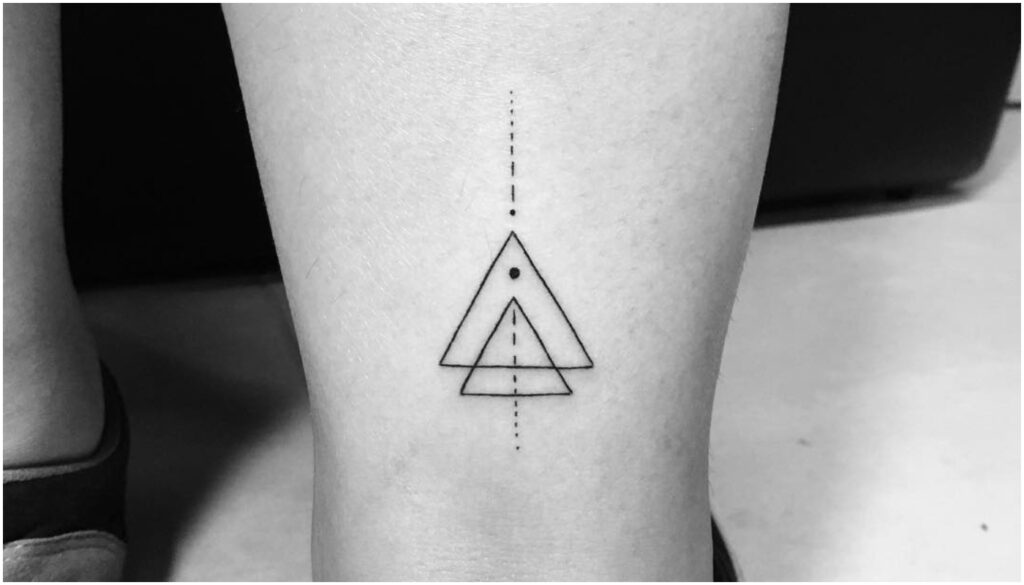 tatuagem triângulos