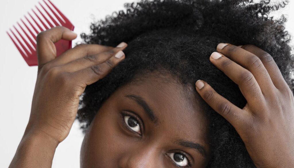 Queda de cabelo (Crédito: Freepik)