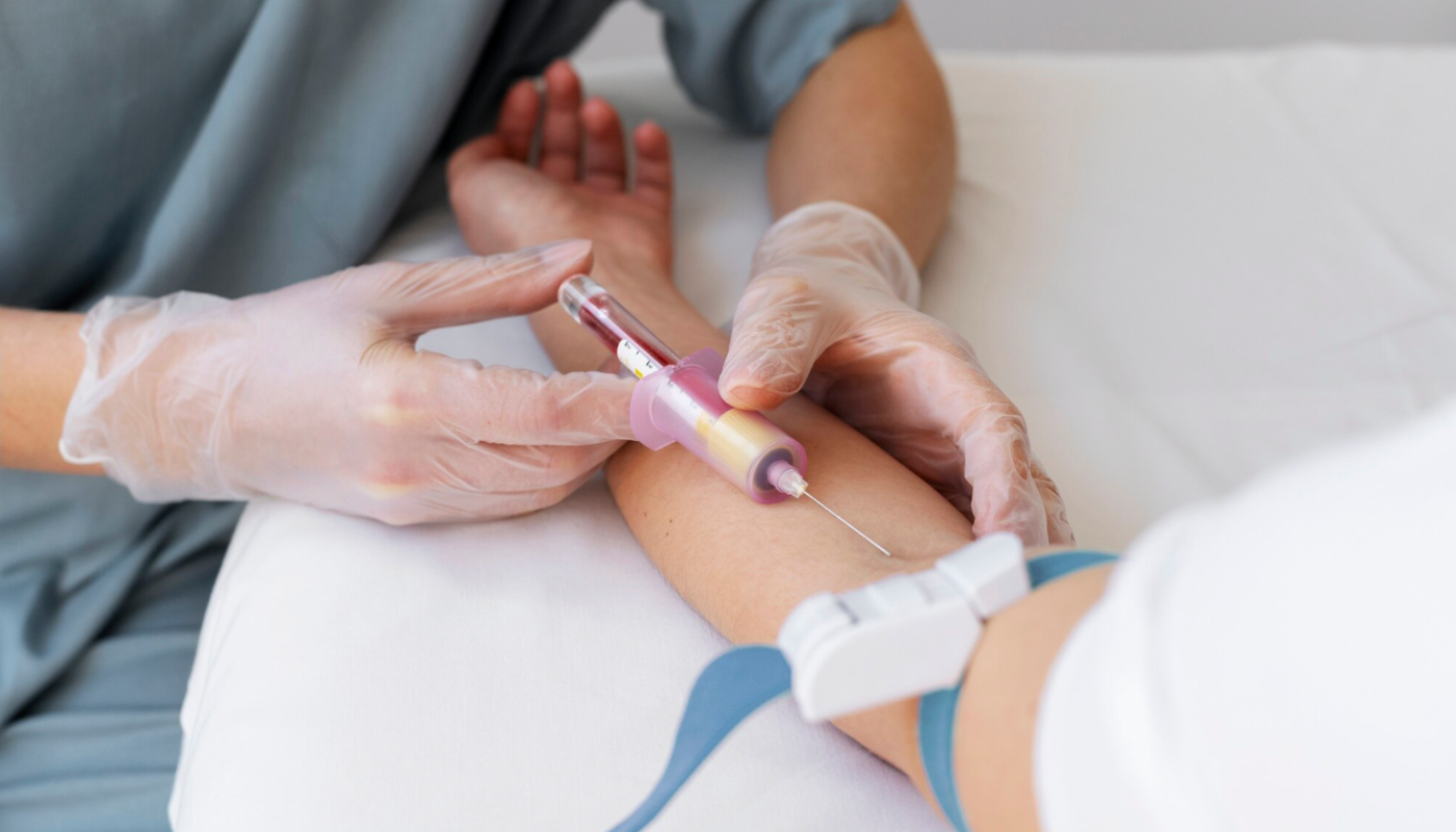 5 exames de sangue que as mulheres deveriam acompanhar