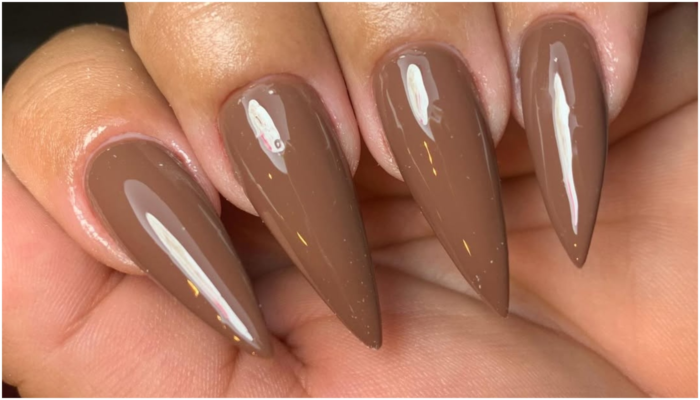 Unhas “stiletto”: como chegar no formato pontiagudo sem quebrar?