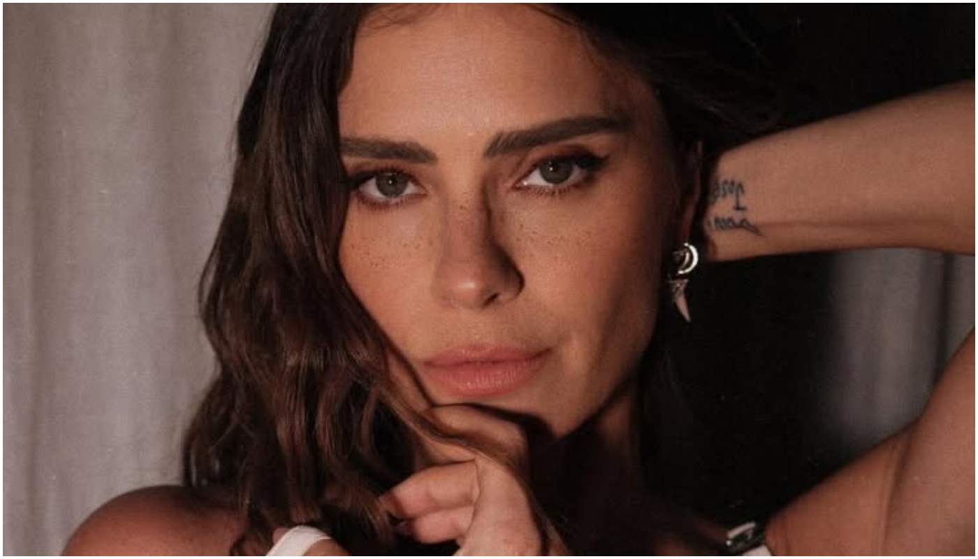 (Créditos: Reprodução/Instagram @loracarola)