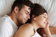 casal dormindo