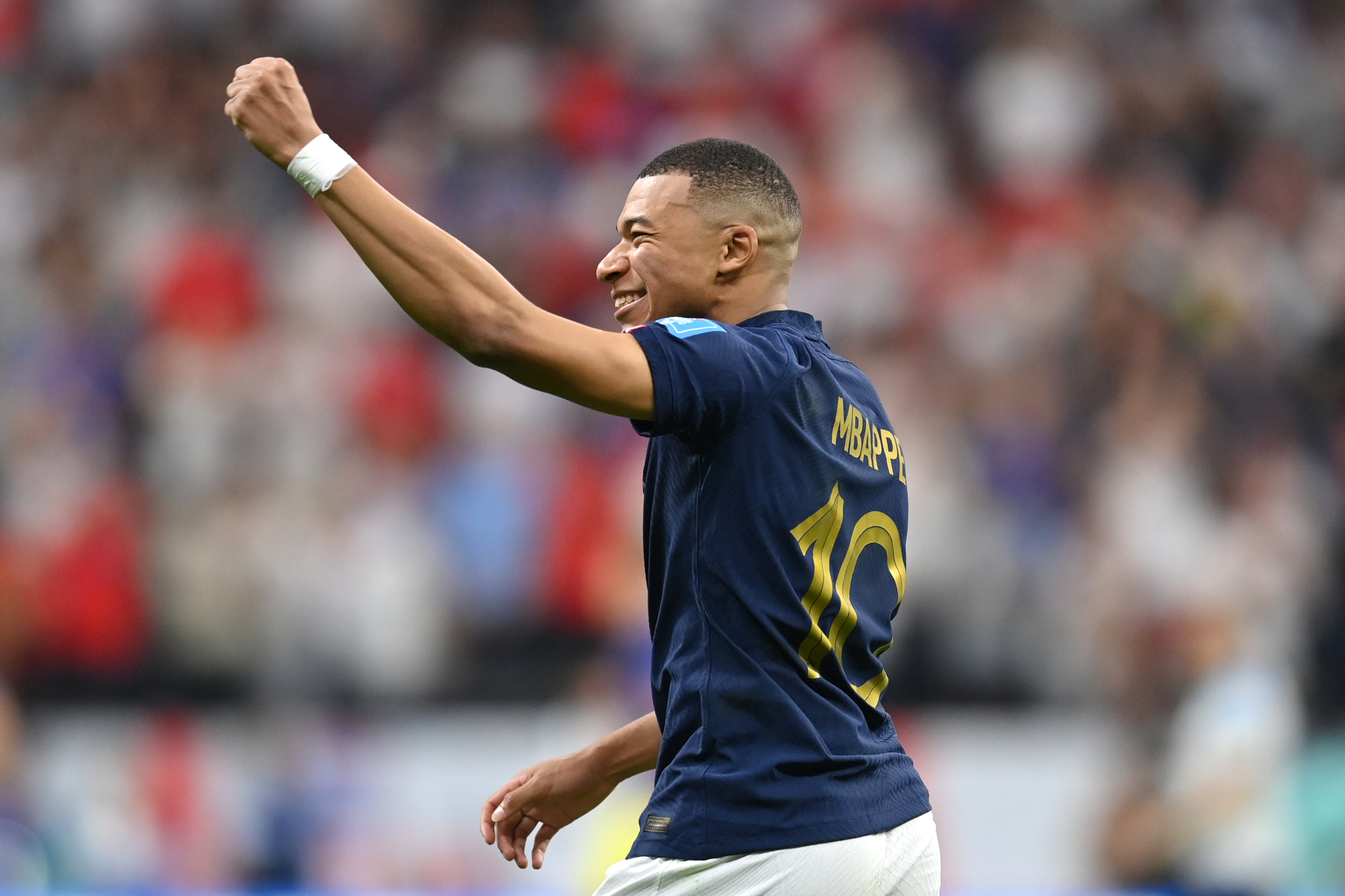 Após quatro anos de Cristiano Ronaldo como escolhido, Mbappé foi eleito o melhor do mundo em 2021