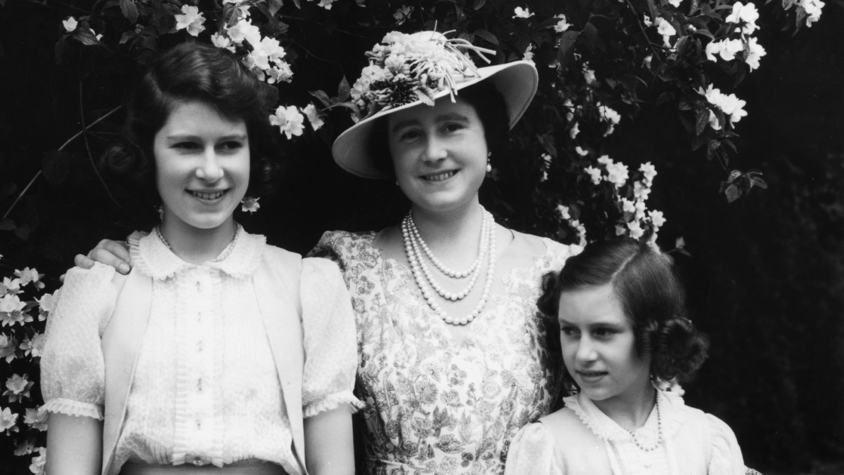 Elizabeth II com a mãe, Elizabeth I, e a irmã, princesa Margaret