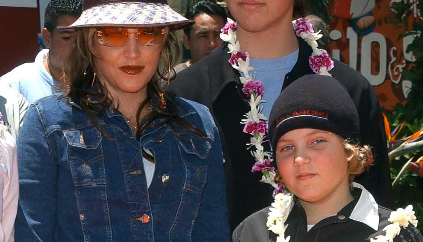 Lisa Marie e Benjamin em 2002