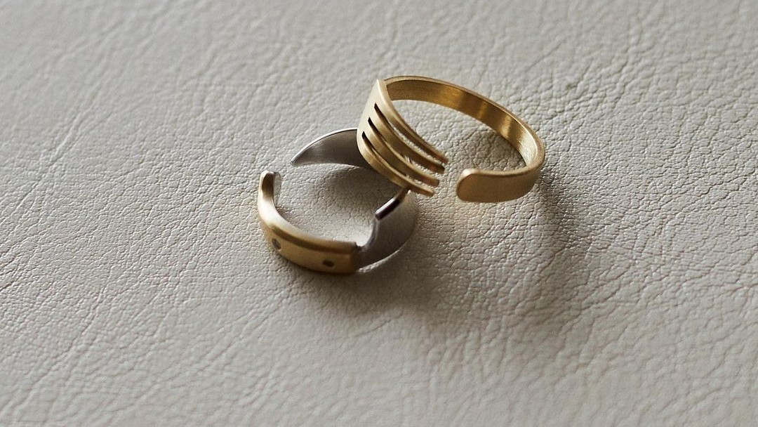 Alianças de casamento de Isa Scherer.