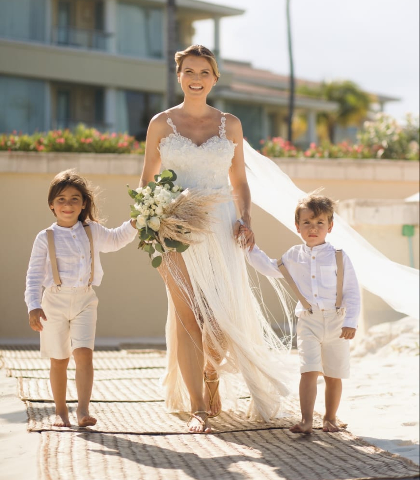 Julio Rocha e Karoline Kleine se casam em Cancún