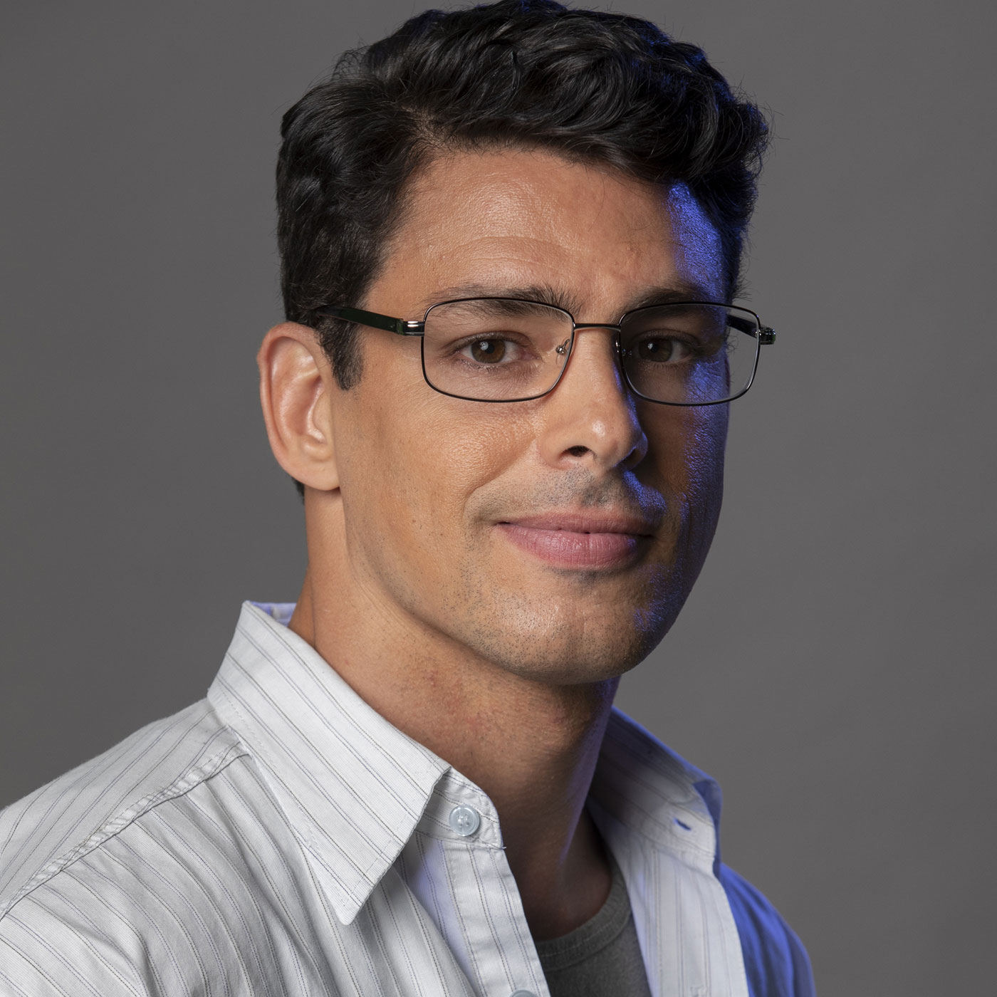 Cirurgia no quadril deixou marcas profundas em Cauã: “Cicatriz na minha potência como homem”