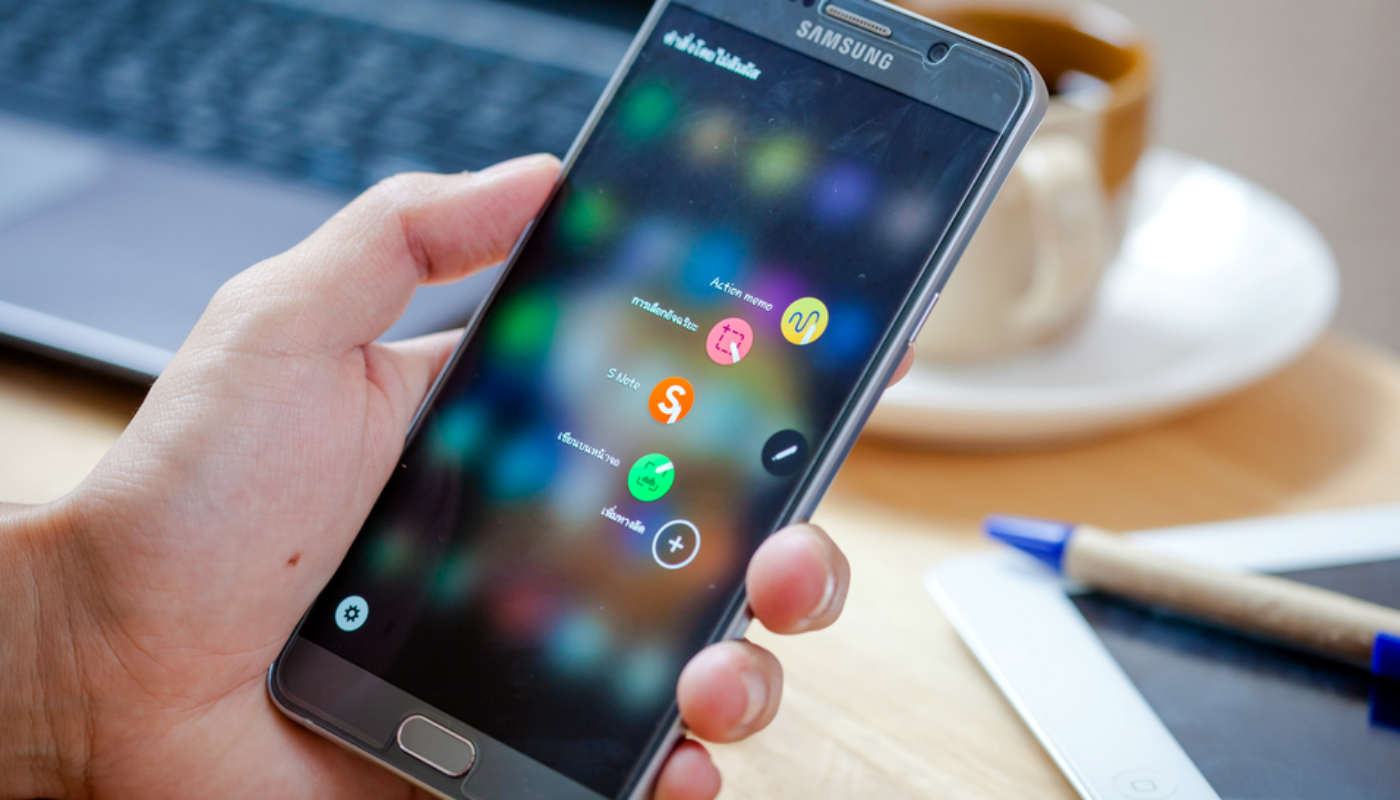 Atenção ao golpe que está roubando dados bancários, fotos e até contatos pelo celular