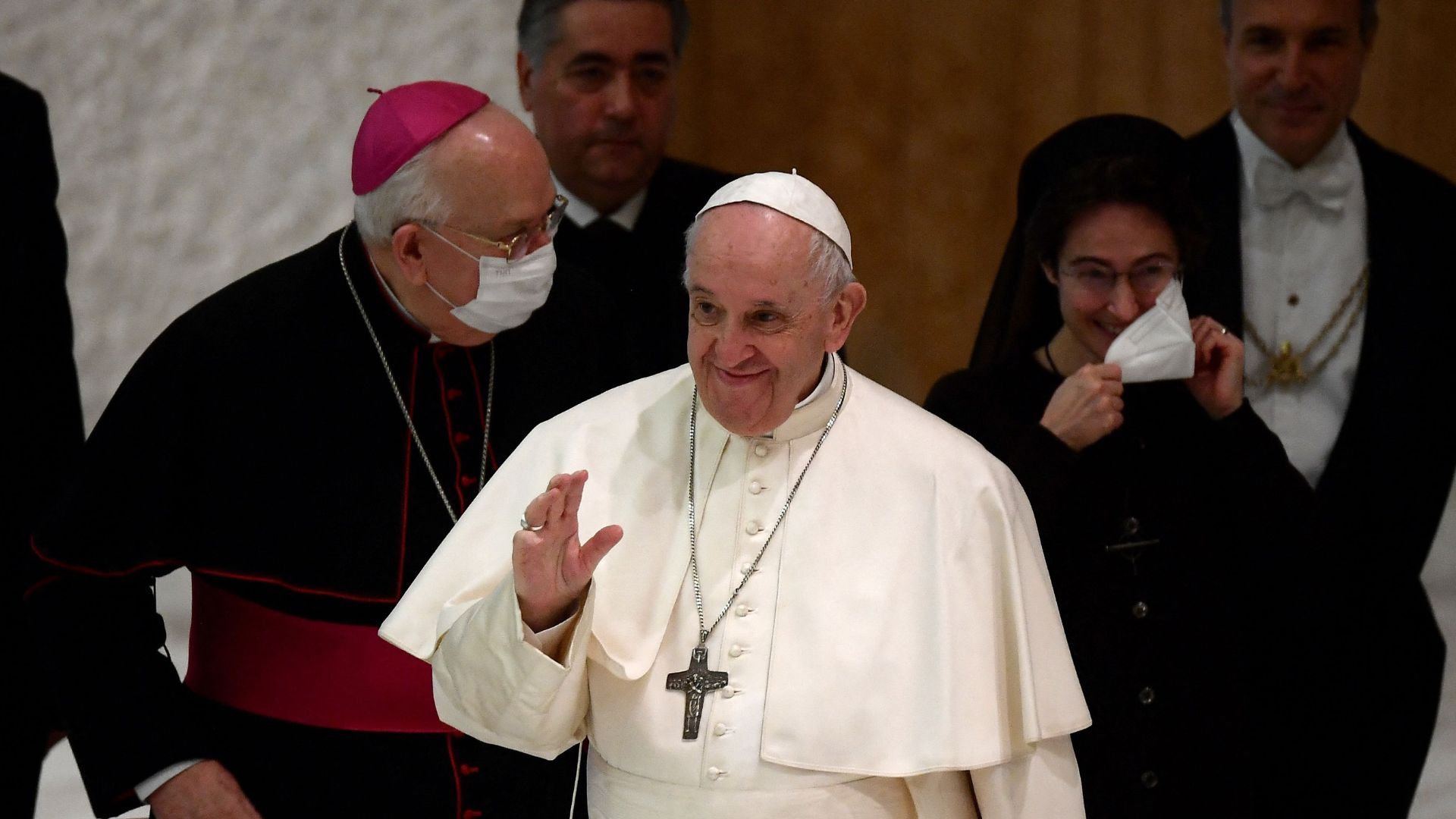 Pela primeira vez na história, Papa Francisco nomeia 3 mulheres para comitê no Vaticano