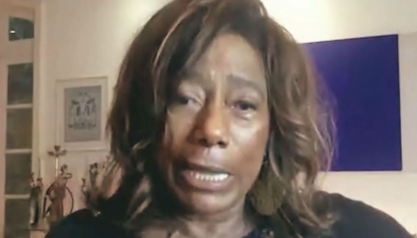 Bial se emocionou ao ouvir declaração de Glória: “Única pessoa que me fez chorar”