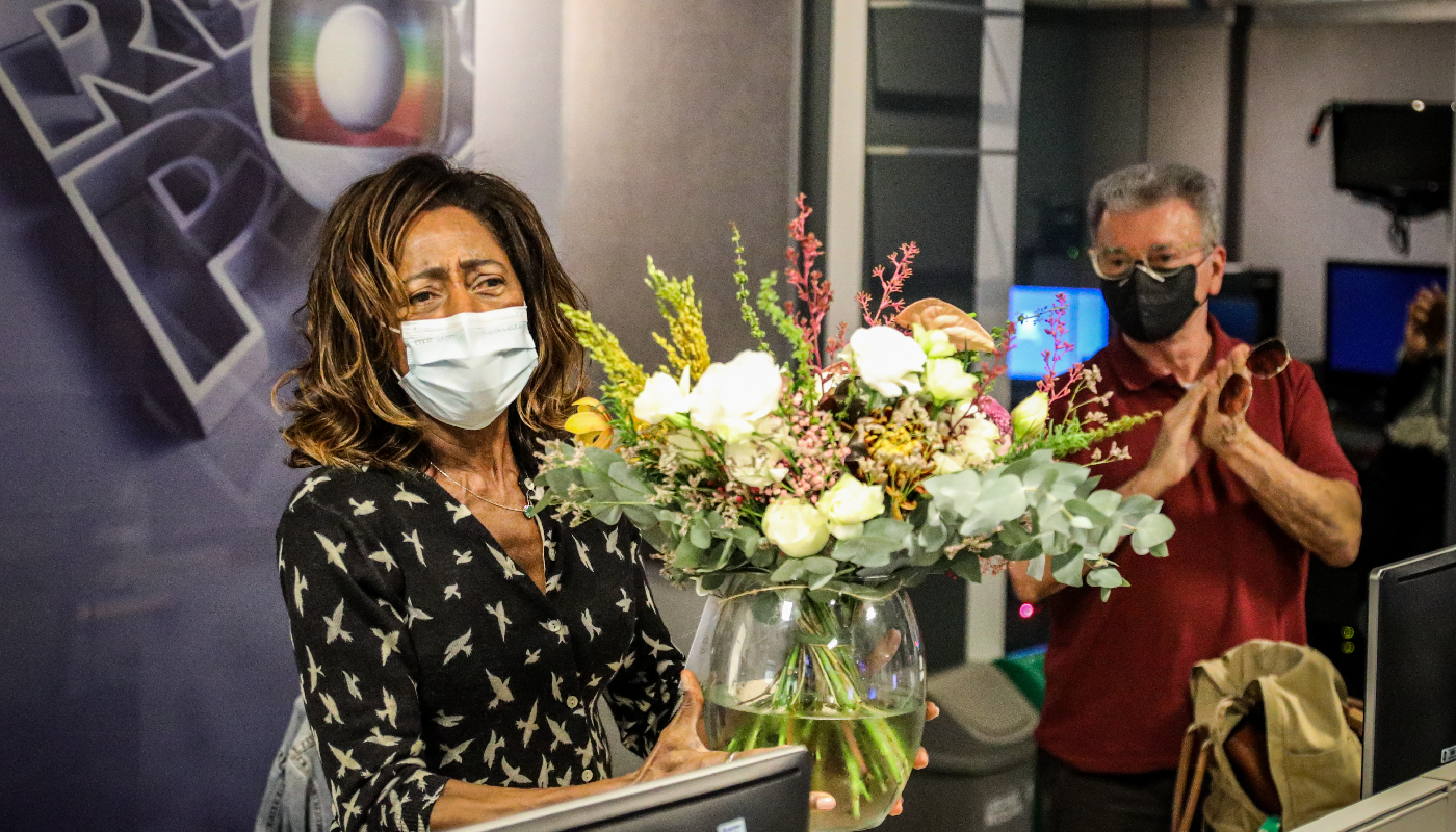 Glória Maria foi recebida com flores após vencer o câncer de pulmão