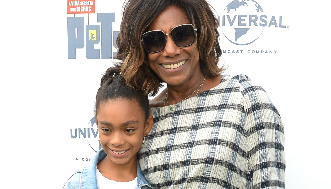 Glória Maria inspira com foto do novo visual trançado da filha menor: “Origens africanas”