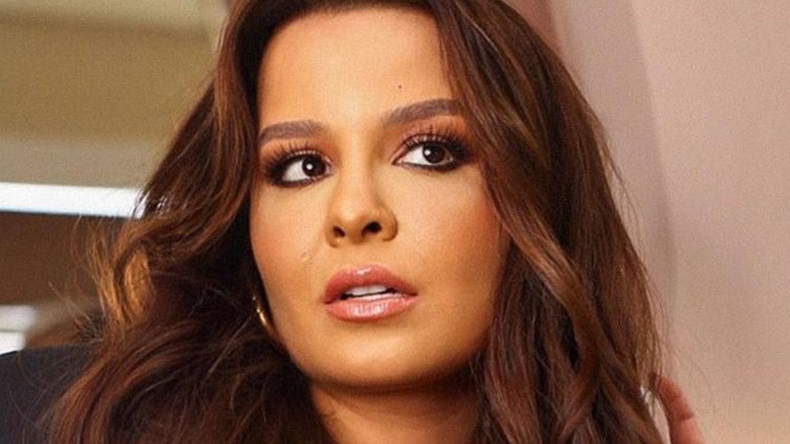 Soft brunette: nova cor do cabelo de Maiara quis dar aparência mais fashion à cantora