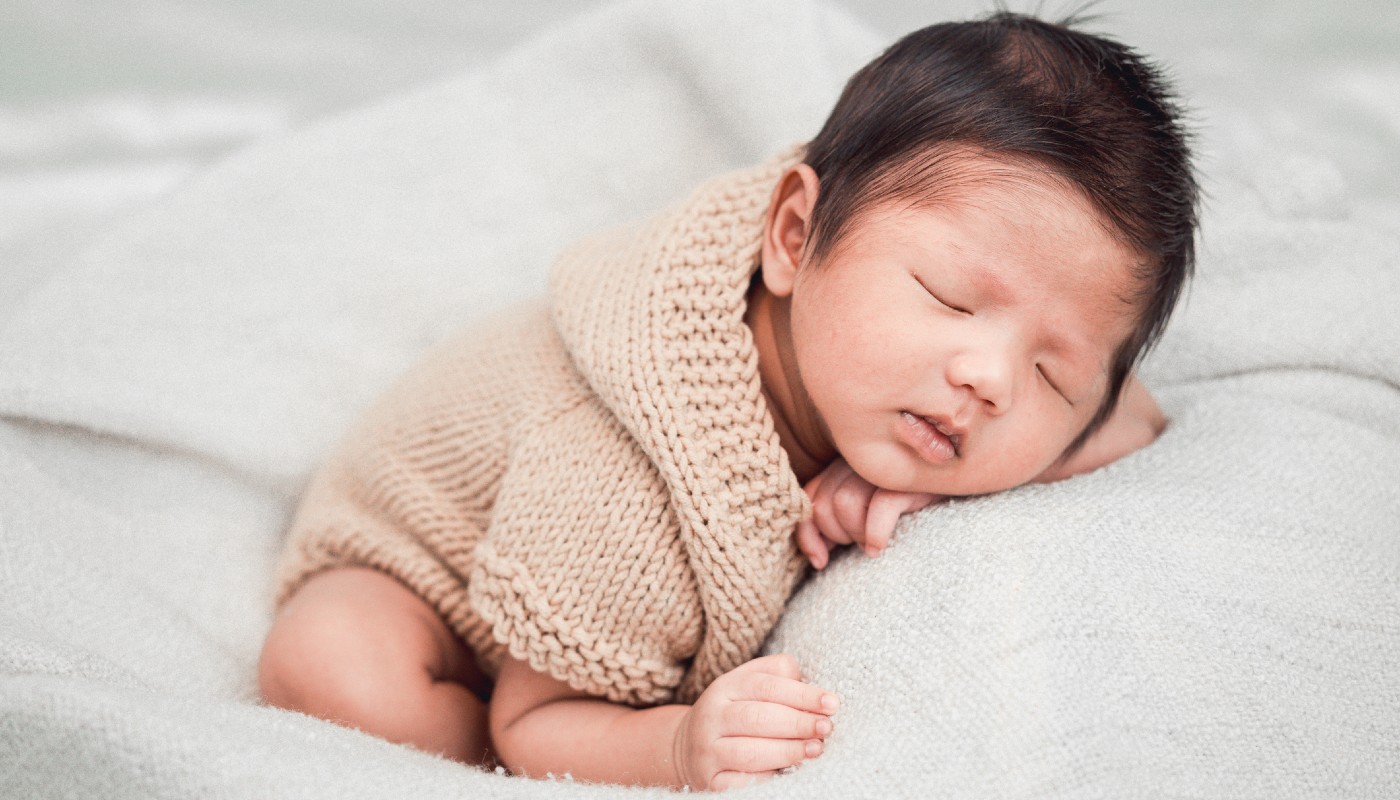 Fabi Claudino, do vôlei, apresenta o 1º filho: nome diferente tem origem bíblica