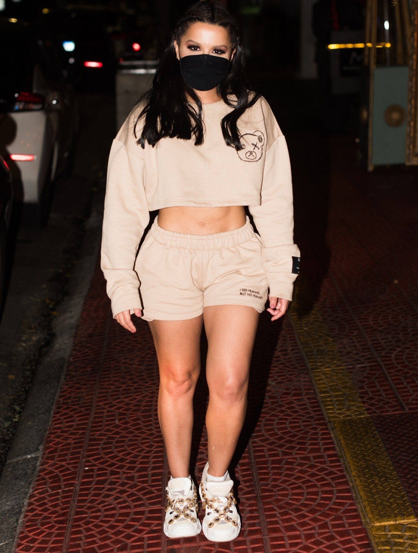 Moletom cropped que Maraisa vestiu em look confortável está na moda: saiba como usar