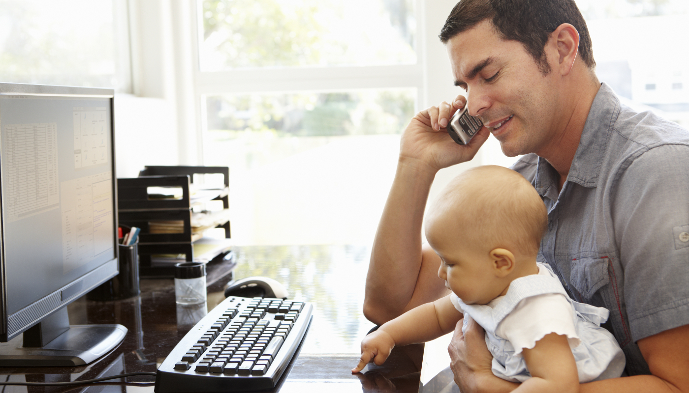 Por favor, pare de olhar tanto o celular: isso está prejudicando seu filho